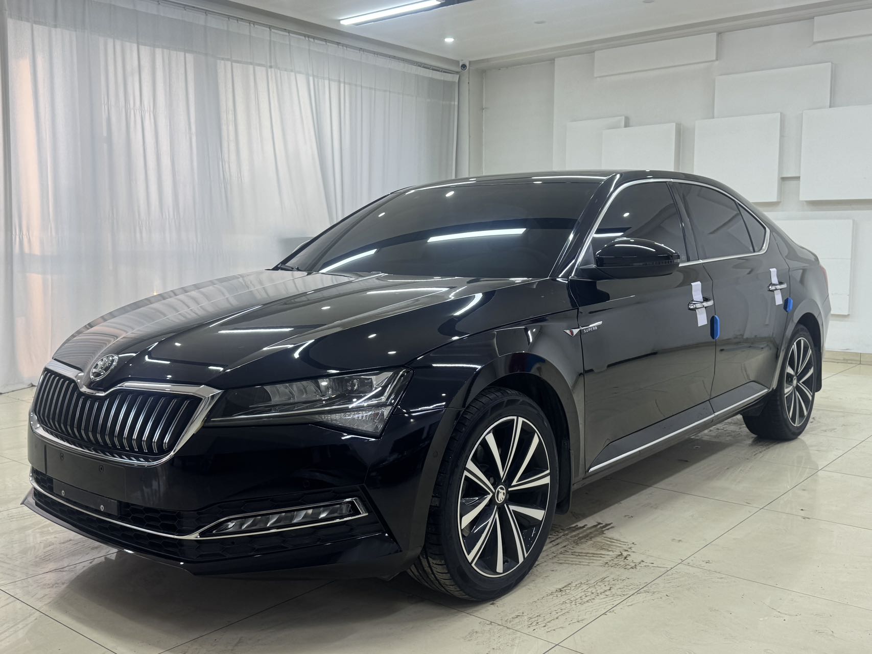 Skoda Superb 2022 TSI280 DSG престижная версия
