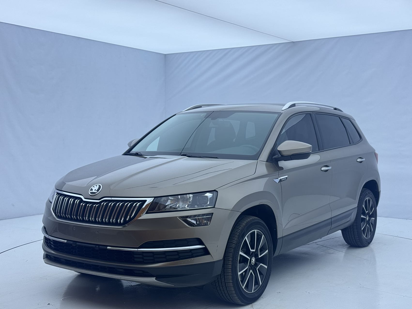 Škoda Karoq 2021, TSI280, комплектация Tech