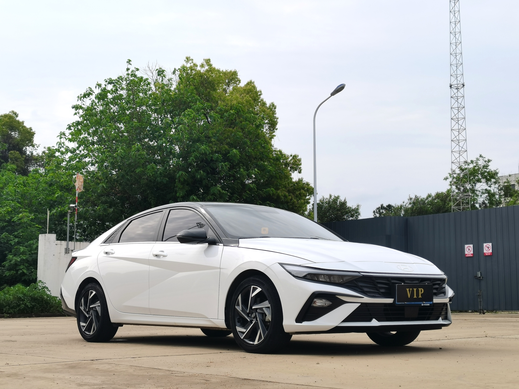 Hyundai Elantra 2023 года, 1.5L CVT GLX Премиум версия