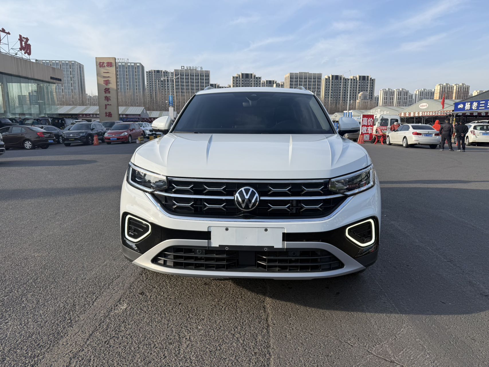 Volkswagen Tayron 280TSI 2023 года выпуска, двухприводная версия Luxury Plus Advanced