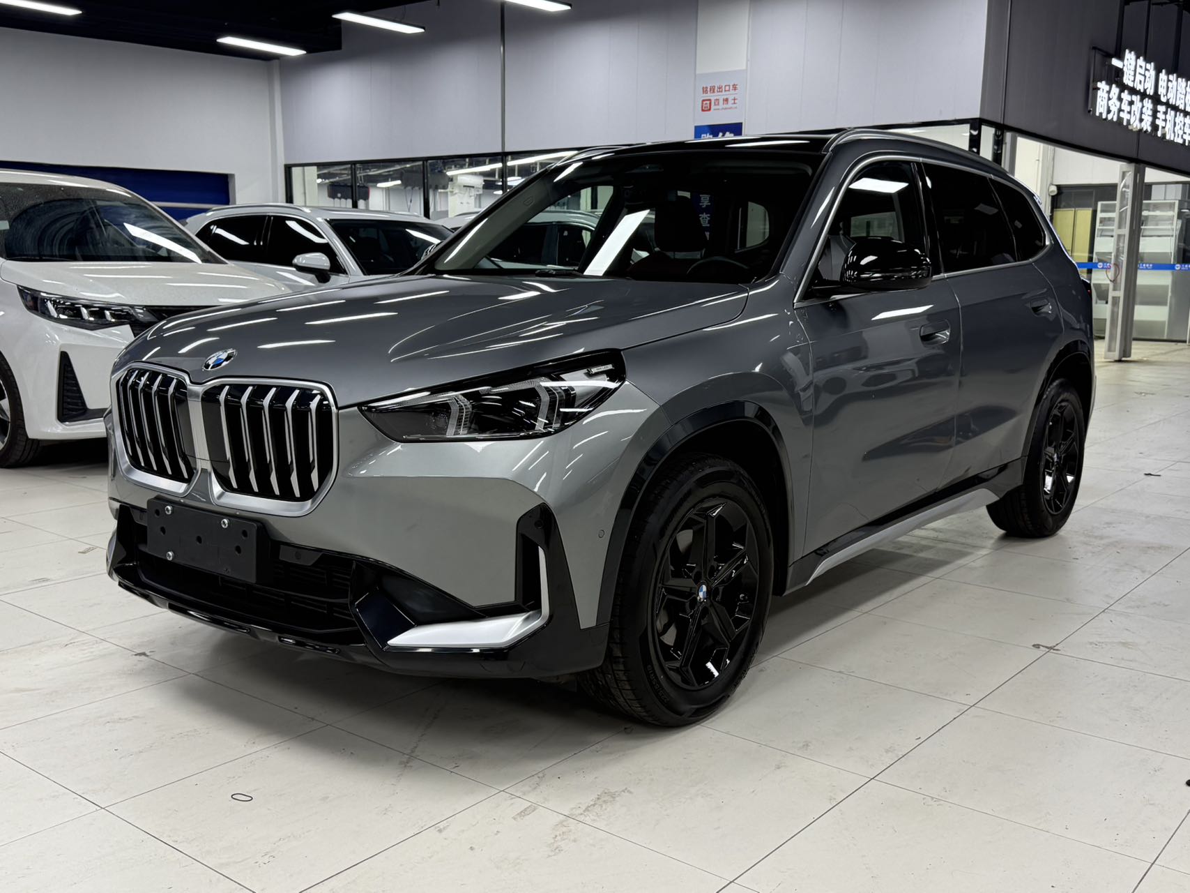 BMW X1 2023 года выпуска, комплектация sDrive20Li, дизайн X