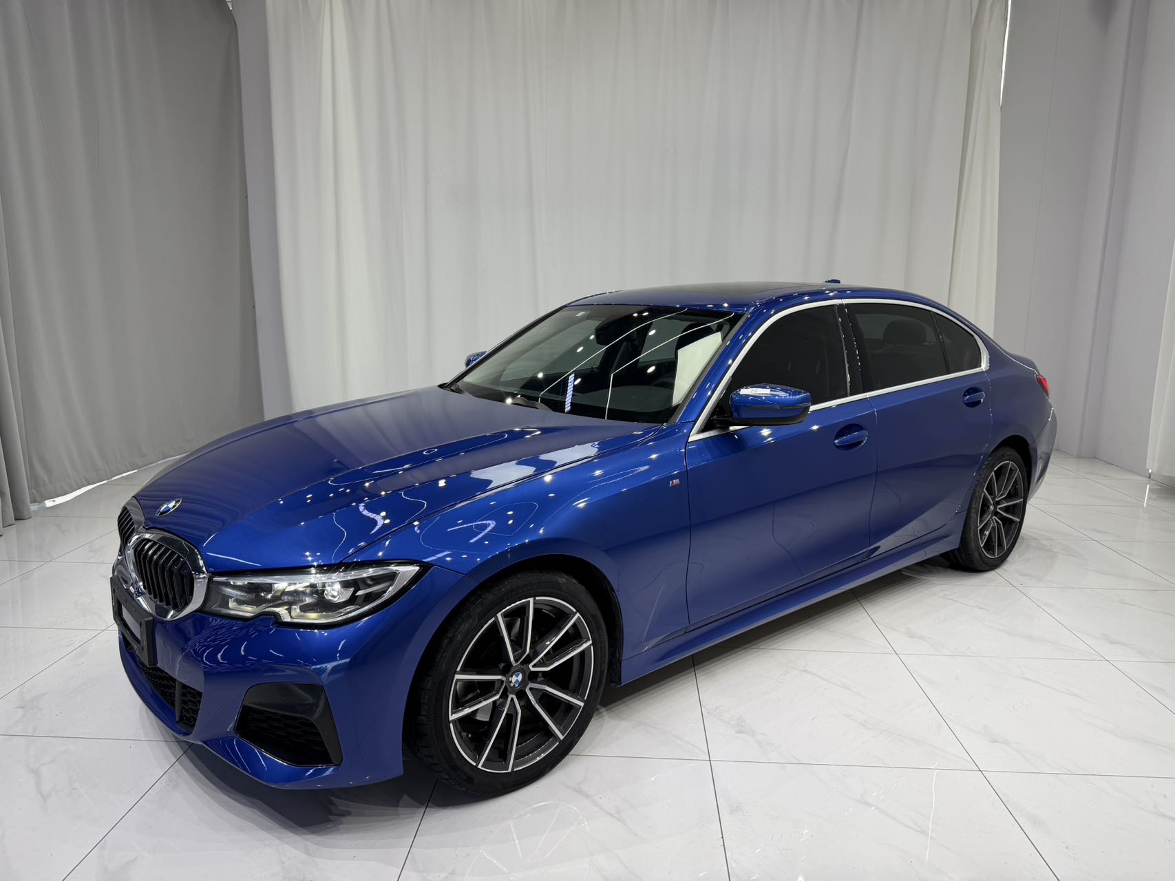 BMW 3 серии 2021 года, обновленная модель 320Li M спортивный пакет