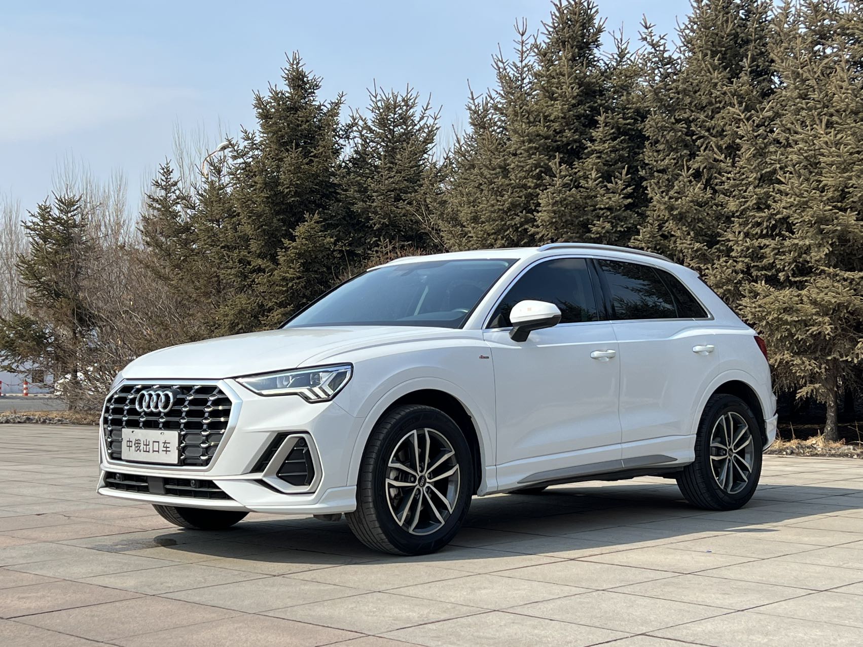 Audi Q32022 35 TFSI агрессивный и динамичный