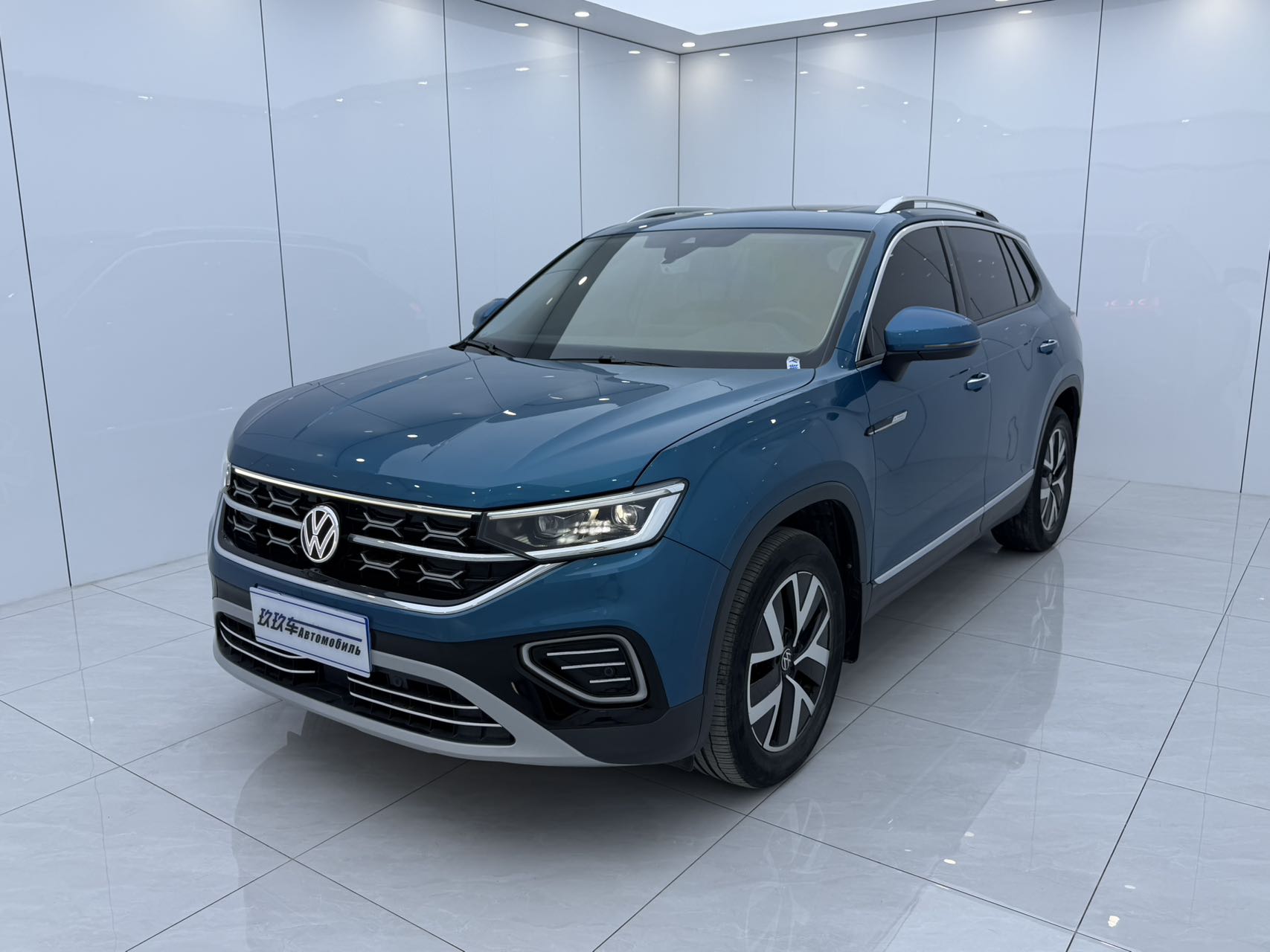 Tour Yue 2023 модель 280TSI, передний привод, версия Luxury PLUS Advanced ...