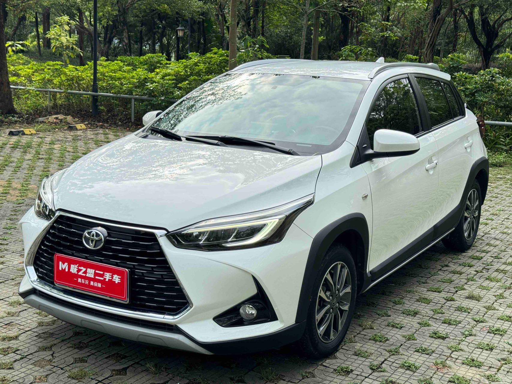 YARiS L, модель 2022 года, версия "致炫 X", 1.5-литровый двигатель, вариатор, версия "Премиум"