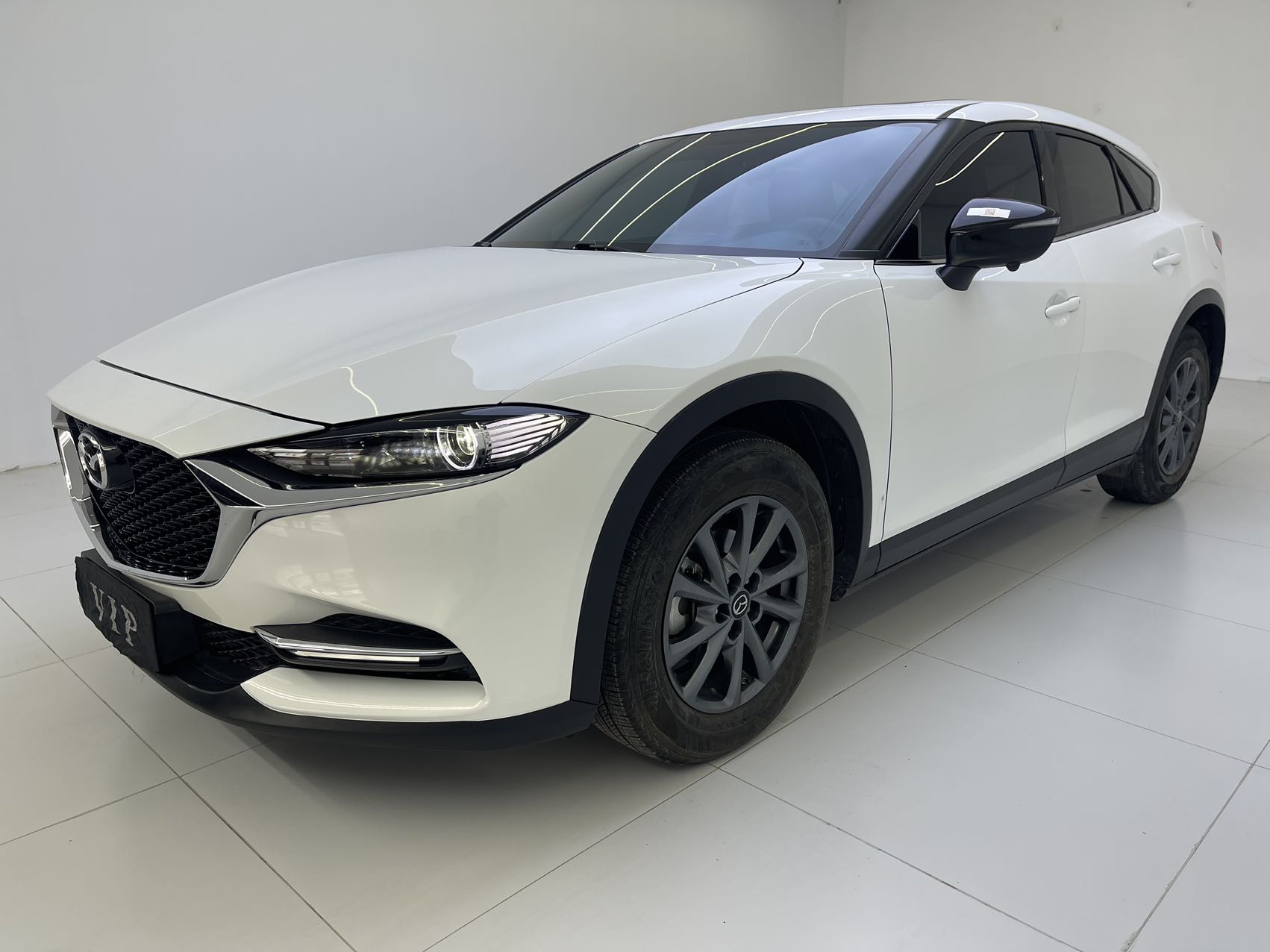 Mazda CX-4, 2021 год выпуска, 2.0-литровый двигатель, автоматическая трансмиссия, привод только на задние колеса, версия "Blue Sky Active".