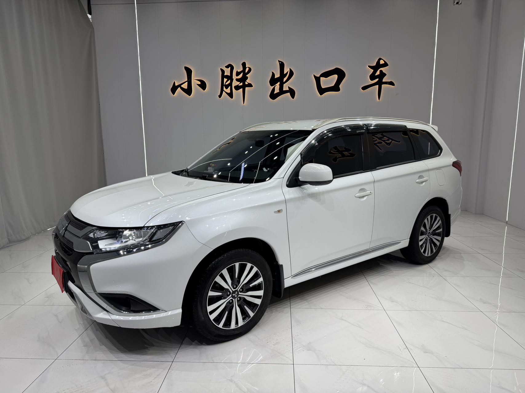 Mitsubishi Outlander 2021 модель 2.0L передний привод версия Easy Drive, 5 мест