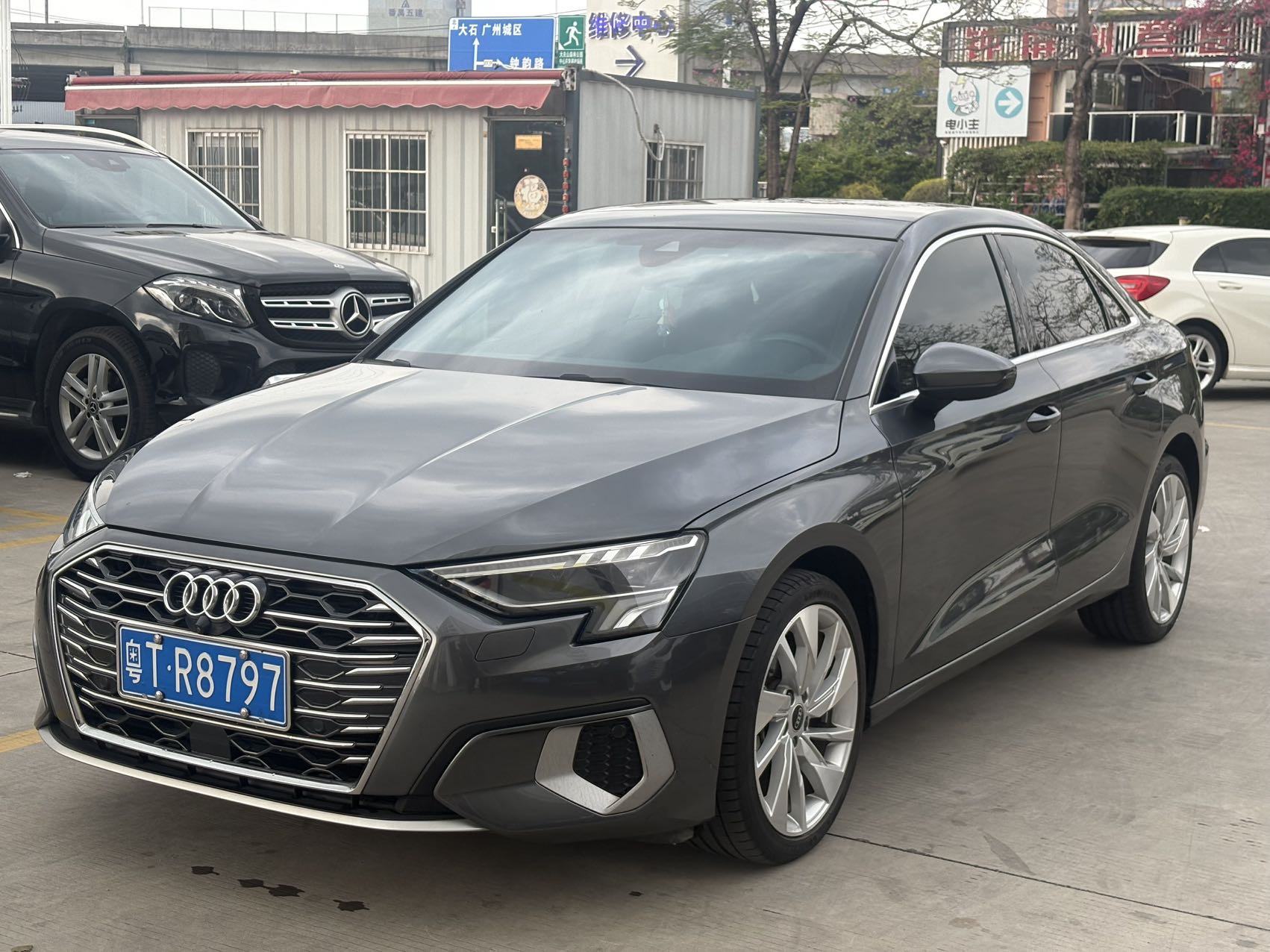 2022 год, Audi A3L с автоматическим люком, 1.4T, стильный элегантный седан