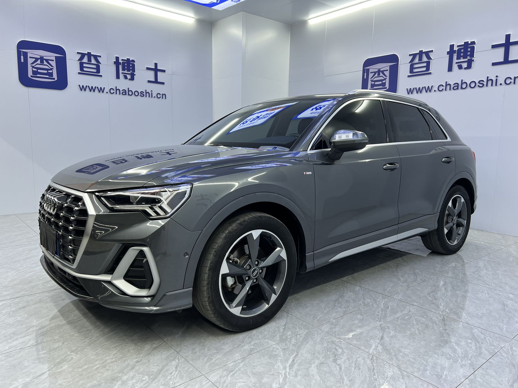 Октавиан Q3 2023 года, версия TFSI, спортивный стиль.