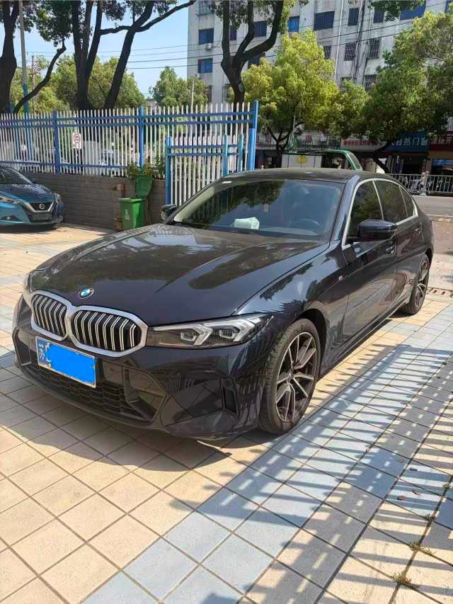 BMW 3 серии 2023 г., 320Li, спортивный пакет M