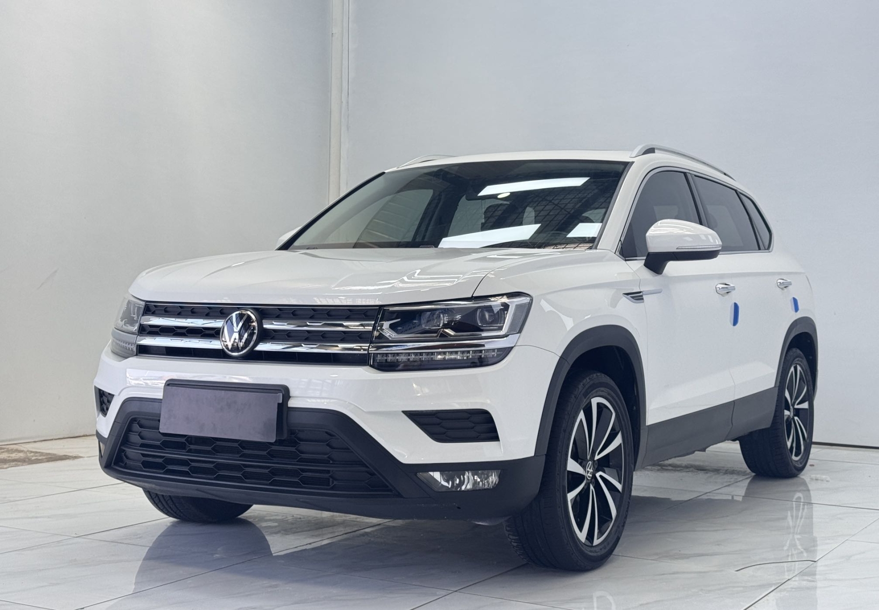Volkswagen Tharu 2021 280TSI, передний привод, люксовая версия PLUS