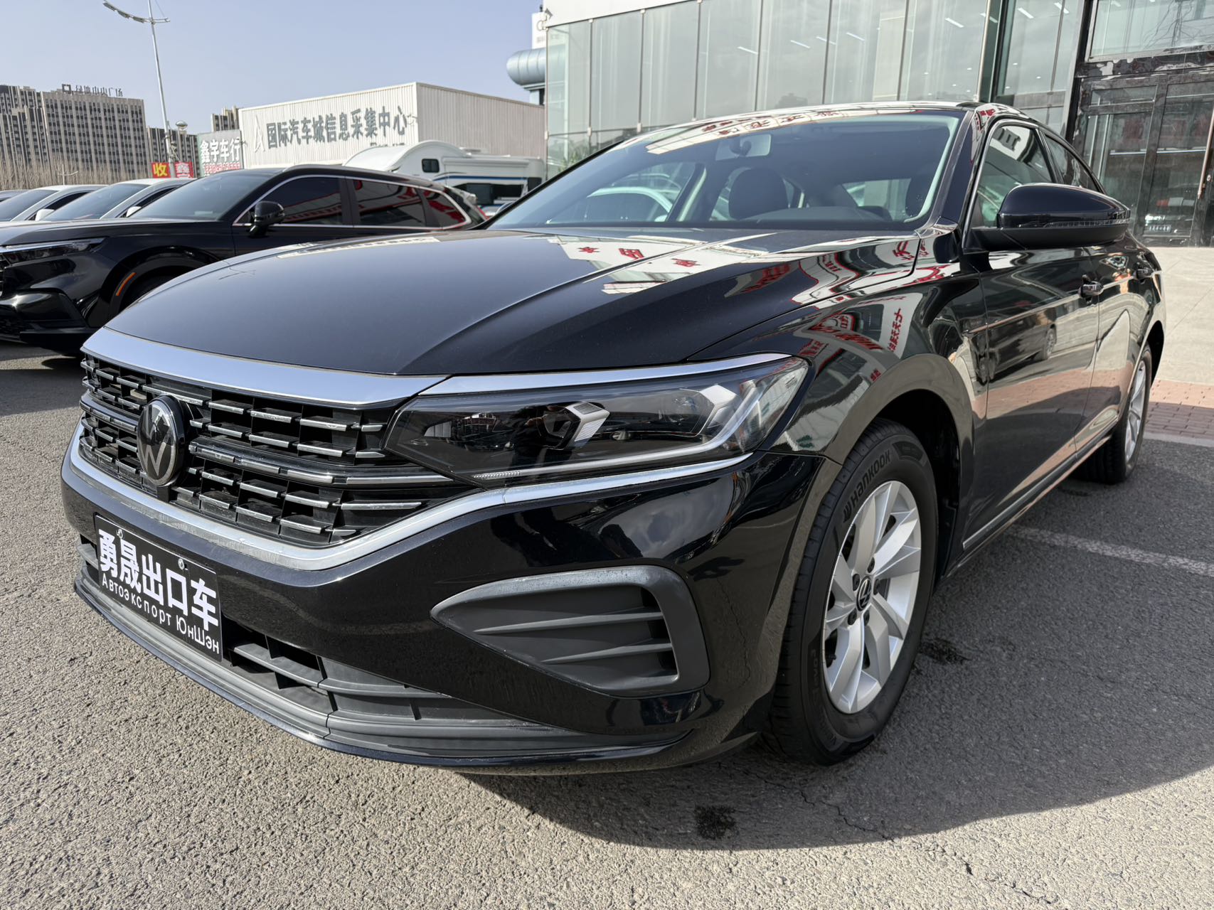 Volkswagen Passat 2022 года выпуска, версия 280TSI, комплектация "Элит"