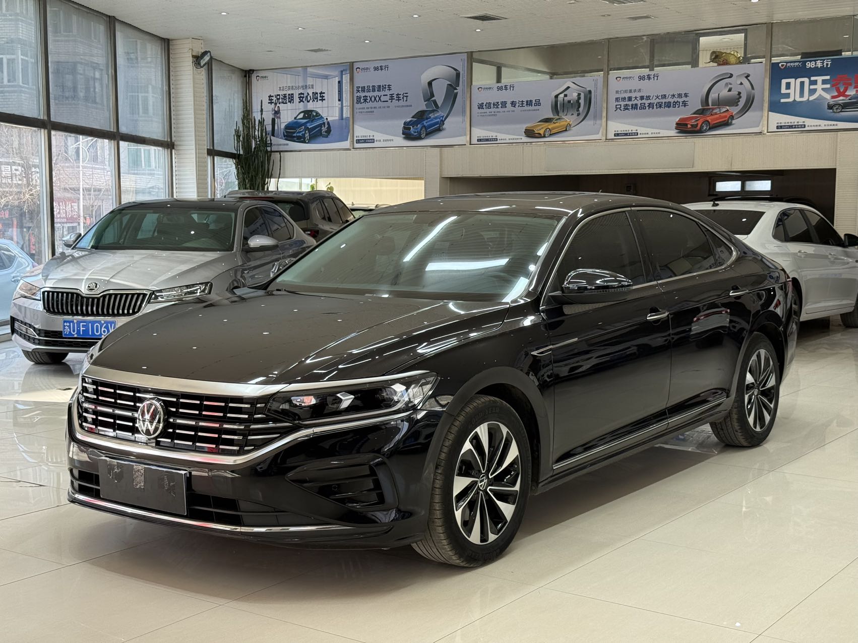 Volkswagen Passat 2022 года выпуска, версия 280TSI, комплектация "Элит"