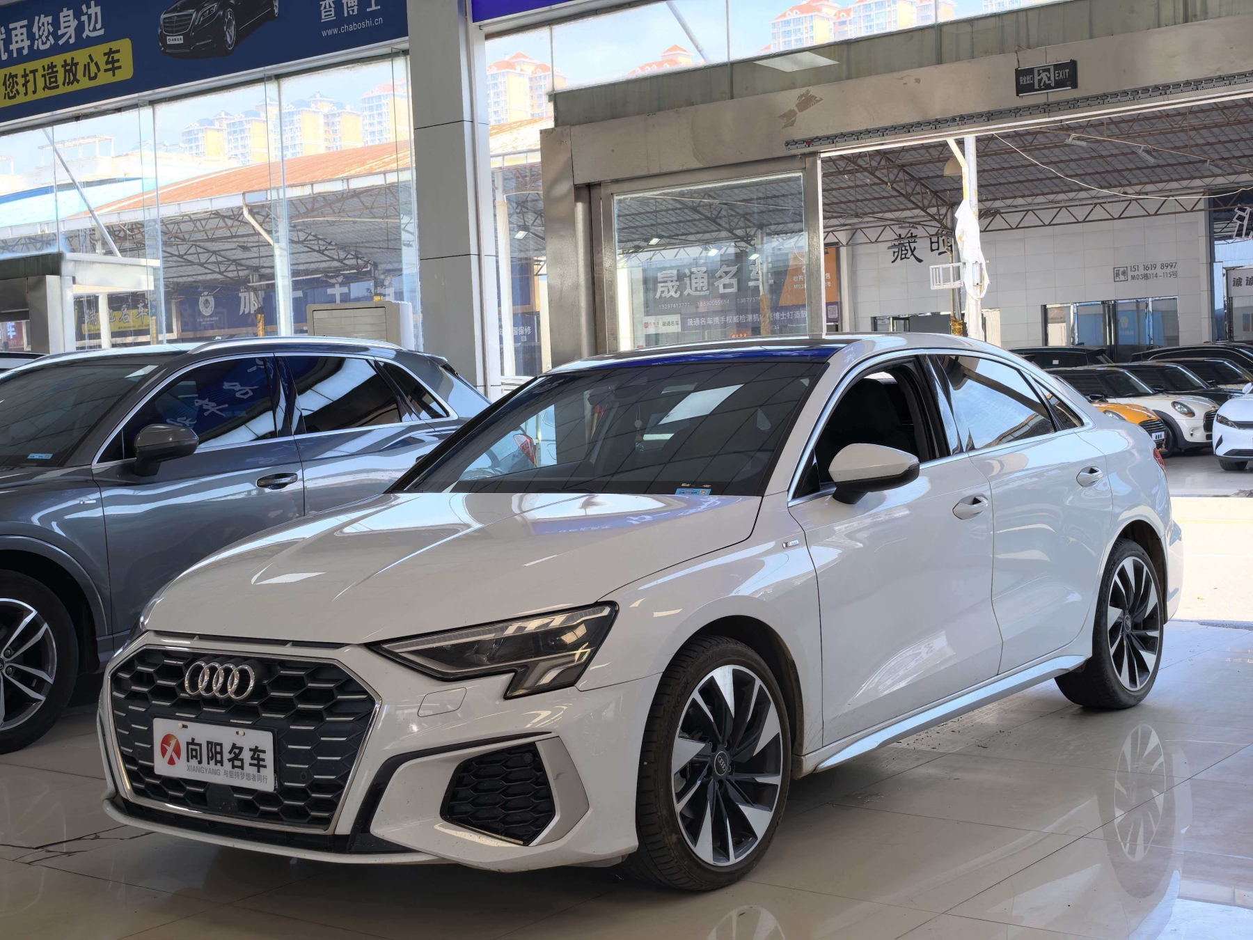 Audi A3 2022 года выпуска, модель A3L Limousine, двигатель 35 TFSI, спортивный стиль.