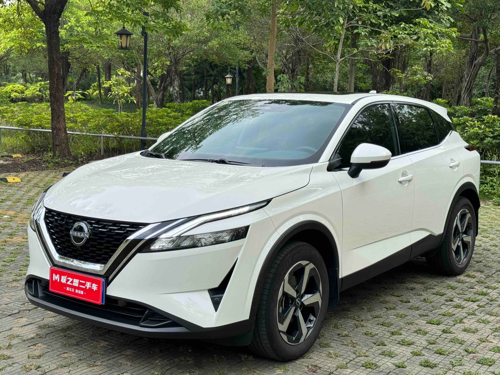 Nissan X-Trail 2023 года выпуска, двигатель 1.3T, вариатор, комплектация "Премиум"