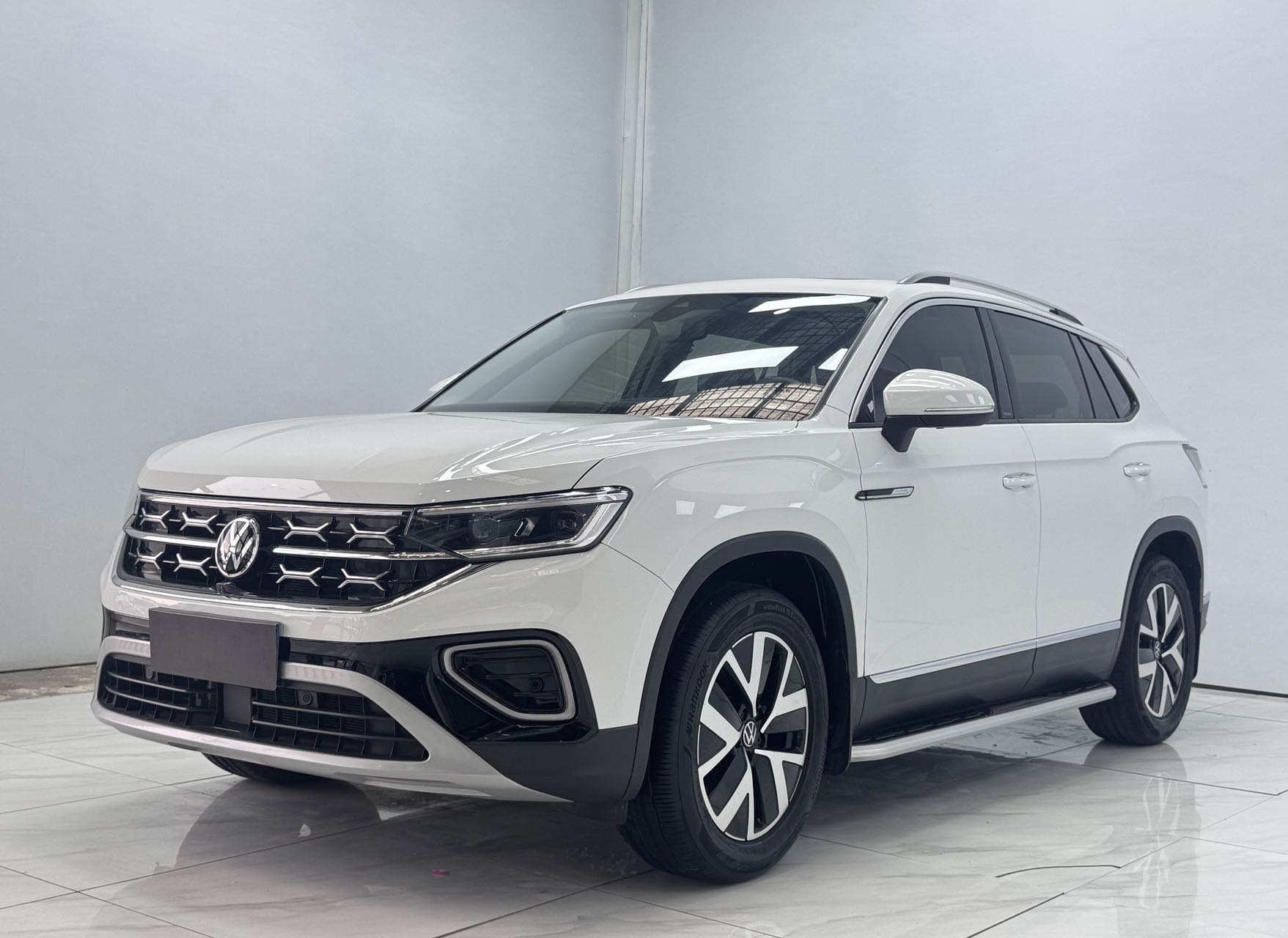 Volkswagen Tayron 2023 280TSI передний привод, версия Luxury Plus Advanced