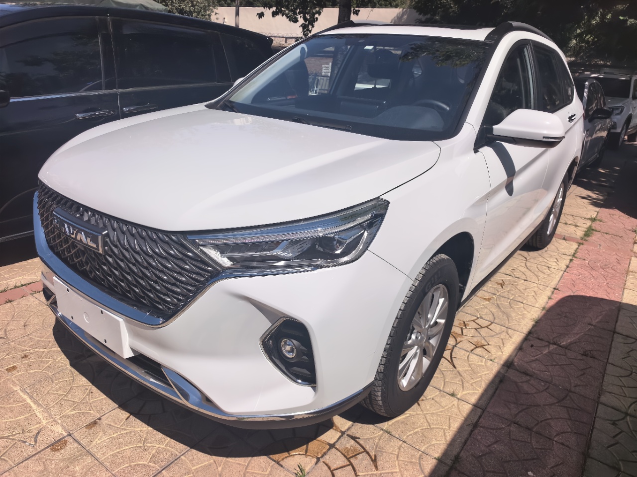 Haval M6 2023款 PLUS 1.5T DCT роскошная интеллектуальная версия