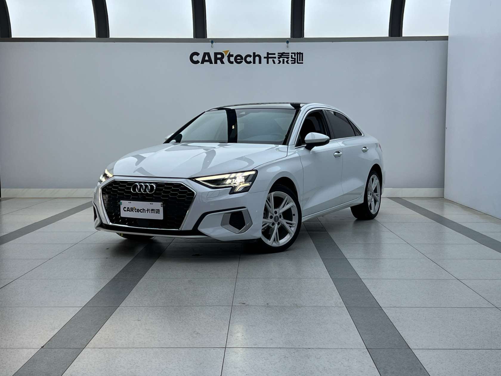 Audi A3 2022 года выпуска, модель A3L Limousine, версия "TFSI Style"